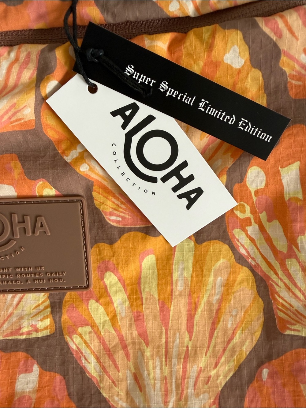 ALOHA Collection Packing Cube Limited Edition Sunrise Shells *NWT*
